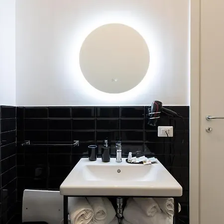 Al 4 Piano 4* Νάπολη