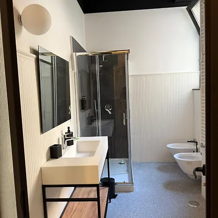 Al 4 Piano 4* Νάπολη