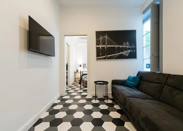 Al 4 Piano 4* 나폴리